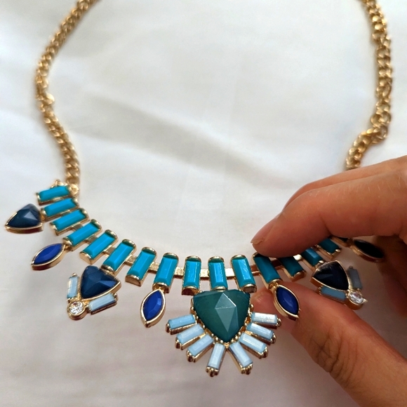Turquoise/gold necklace - Picture 3 of 3